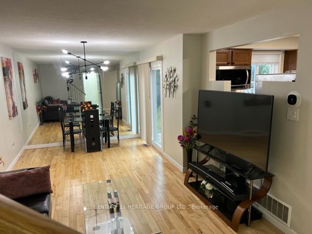 63 Barrett Cres
