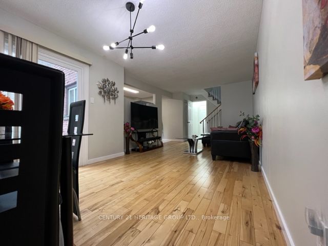 63 Barrett Cres