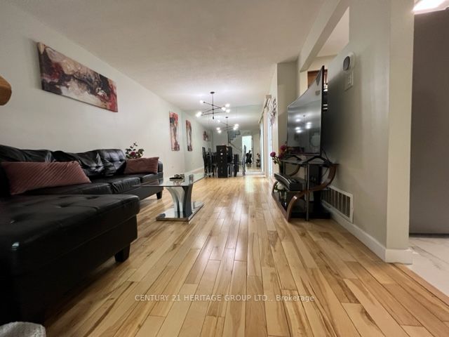 63 Barrett Cres