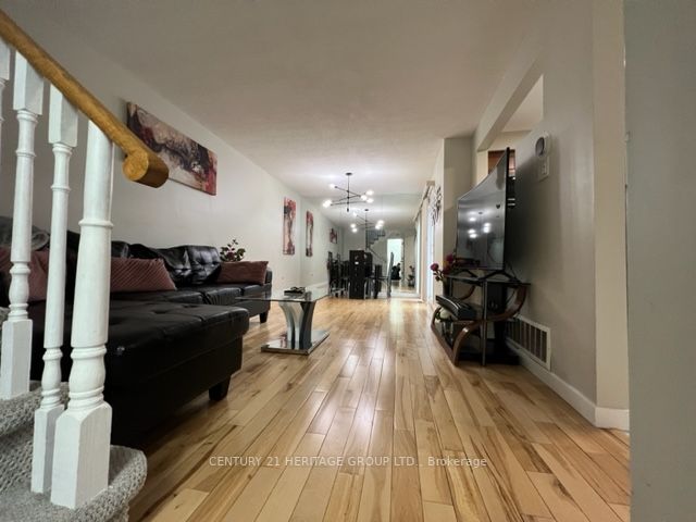 63 Barrett Cres