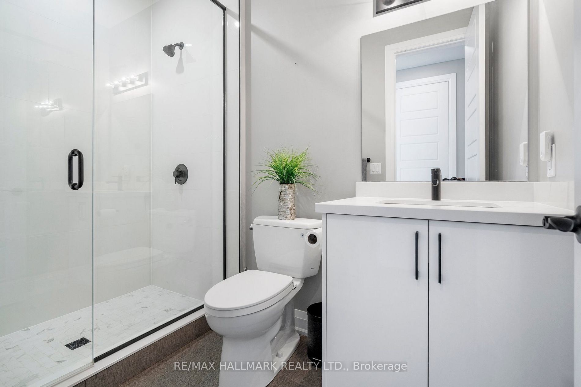 51 Charles Tilley Cres