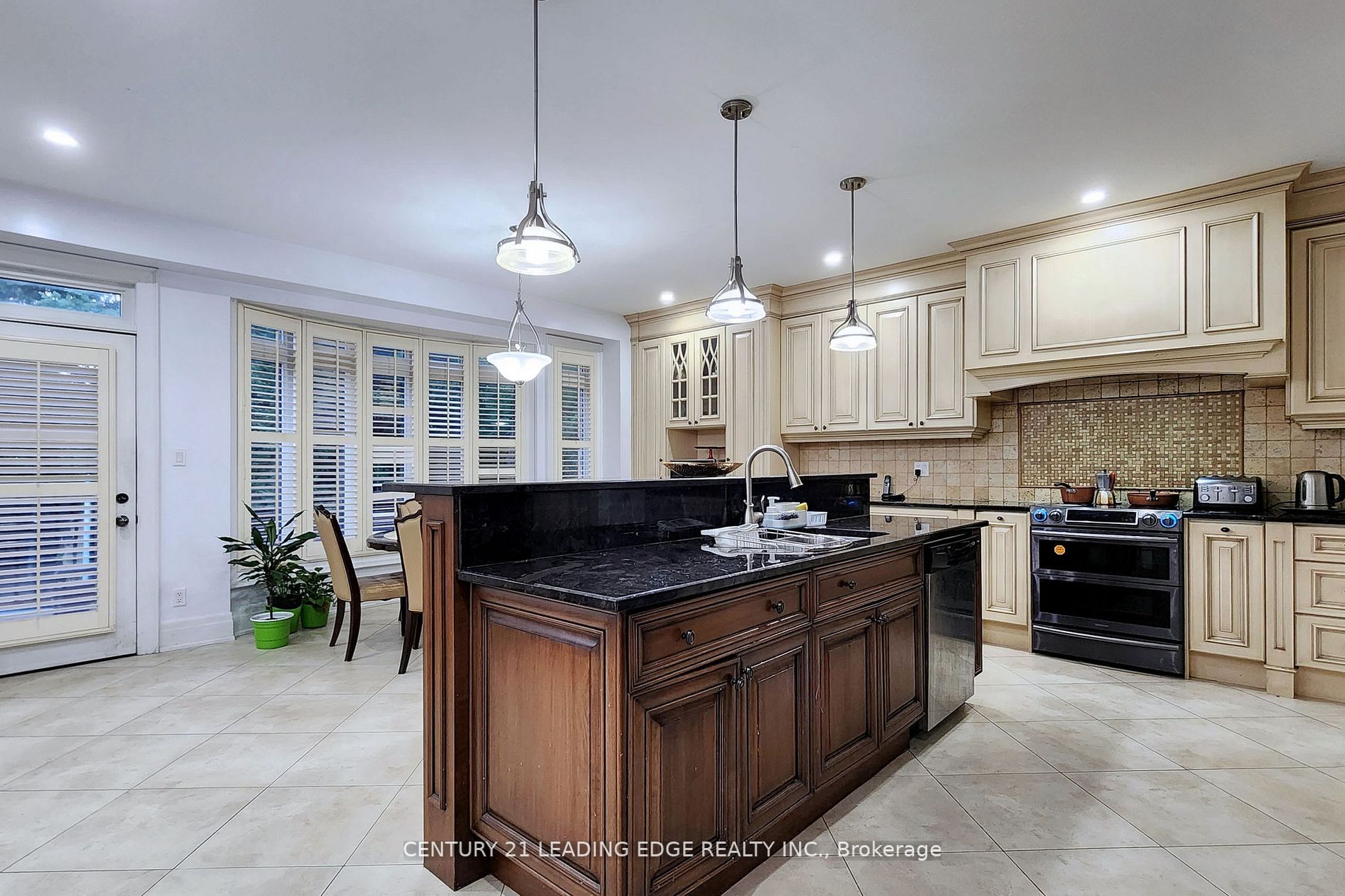 473 Oakwood Dr