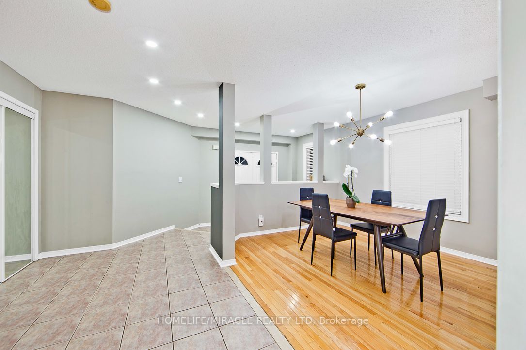 54 Sprucewood Cres