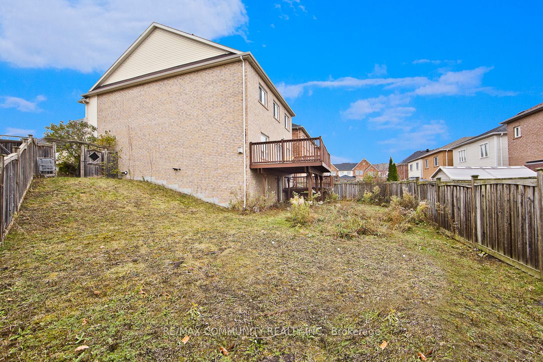 10 Hinsley Crescent