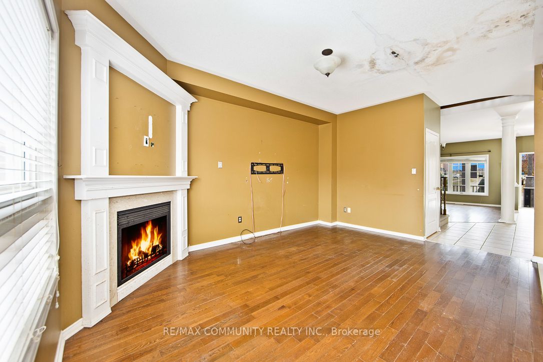 10 Hinsley Cres