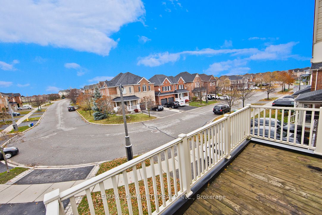 10 Hinsley Cres
