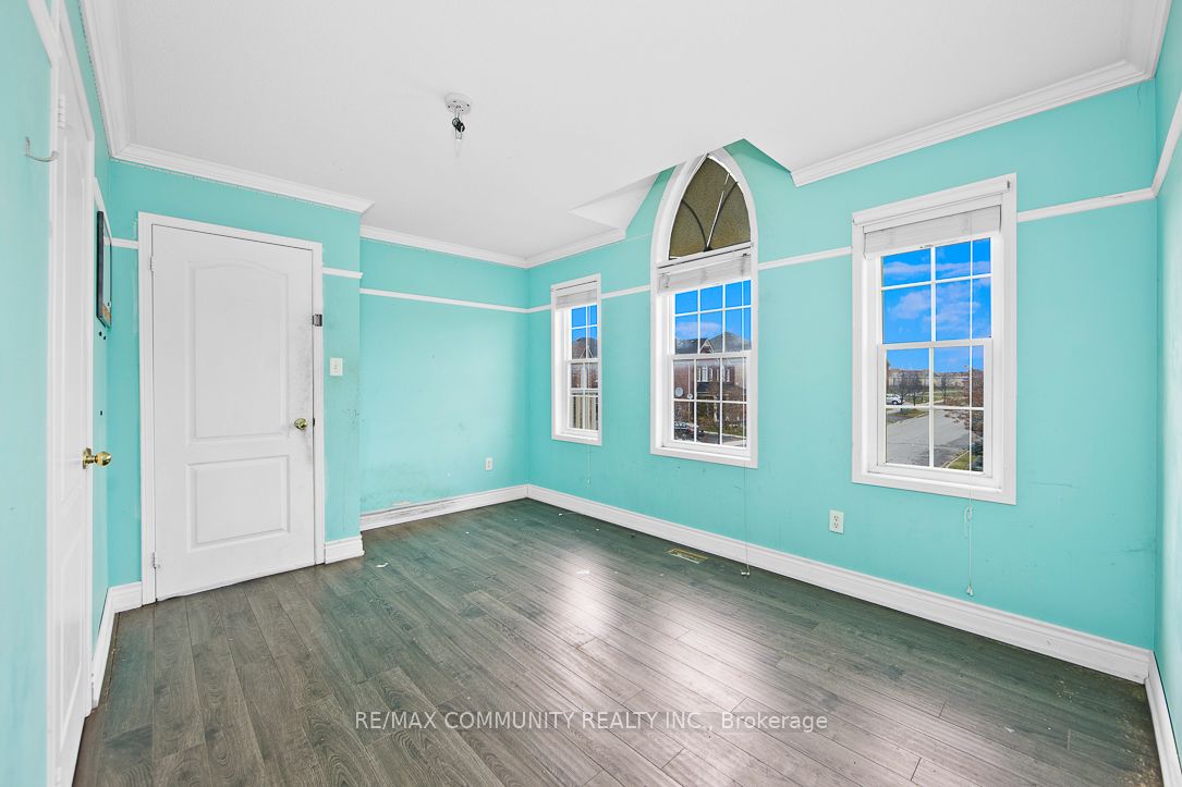 10 Hinsley Crescent