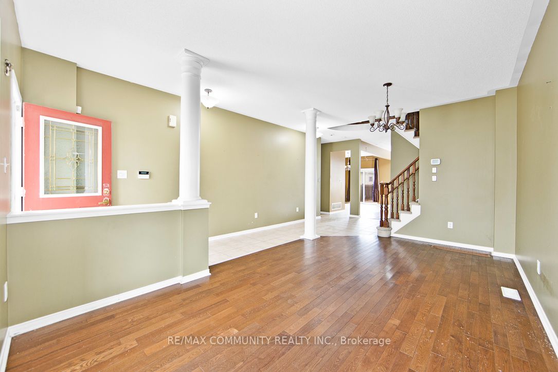 10 Hinsley Cres