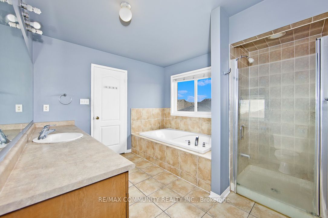 10 Hinsley Cres