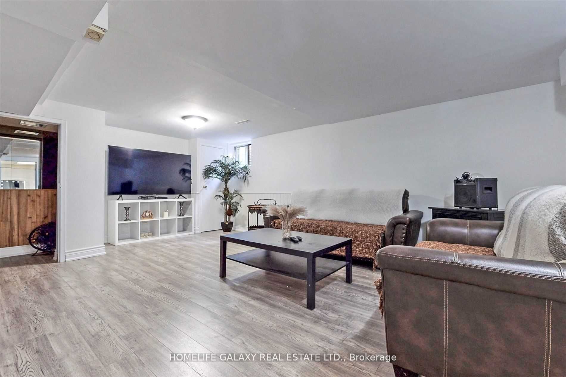 1940 Glengrove Rd