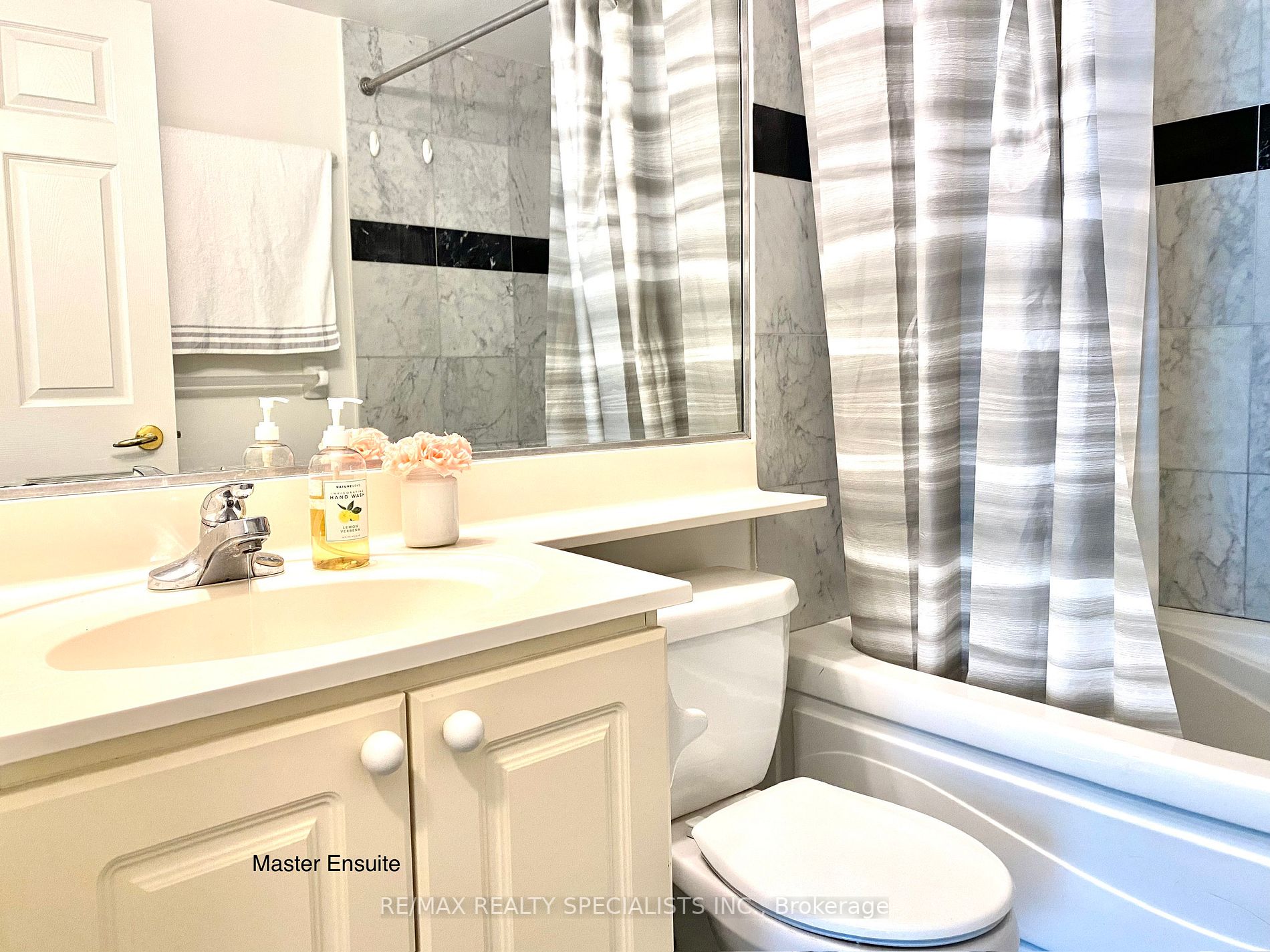 18 Lee Centre Drive, #2110