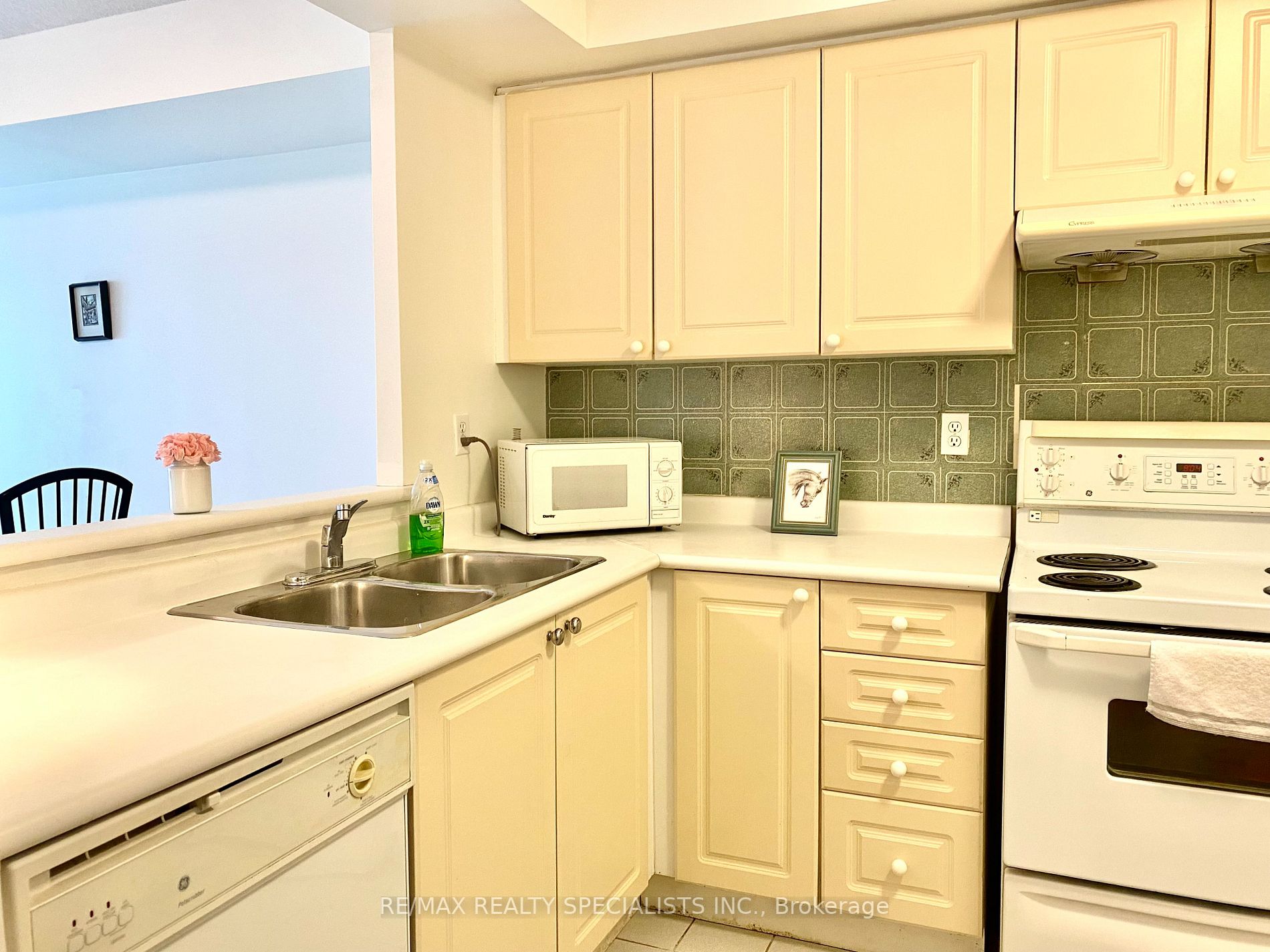 18 Lee Centre Drive, #2110