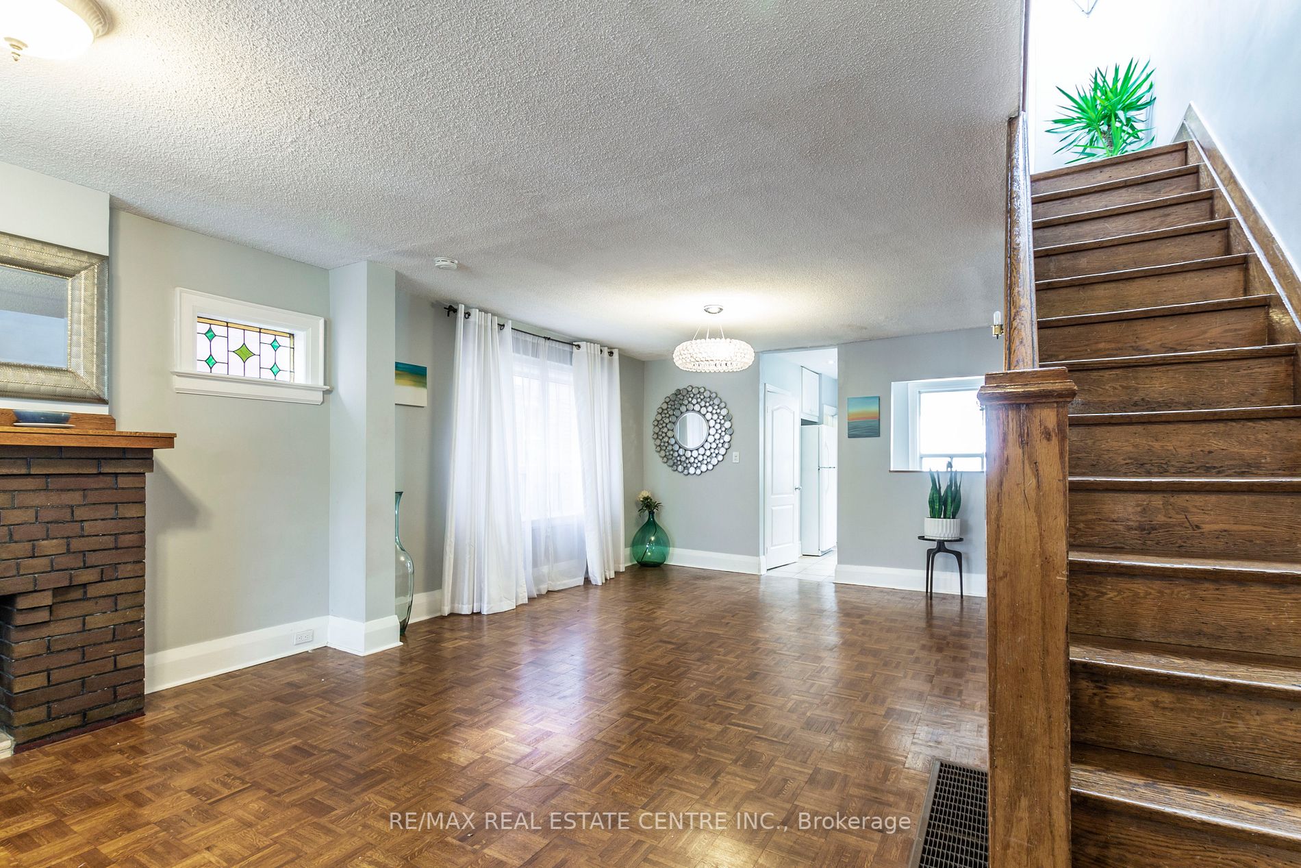 468 Milverton Blvd