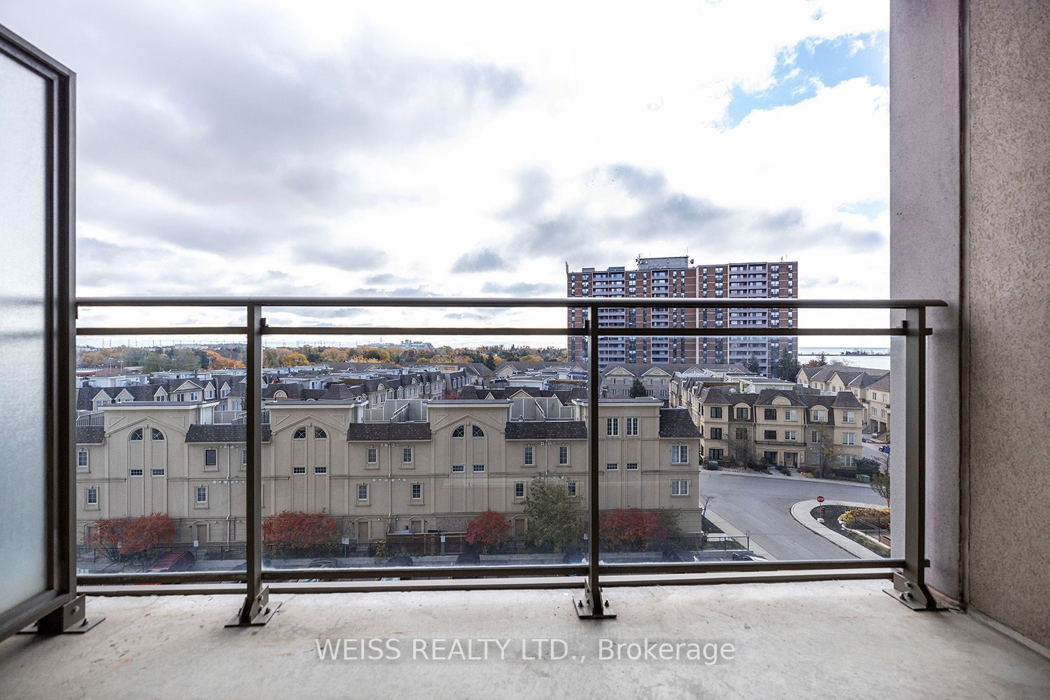 1235 Bayly St, #616