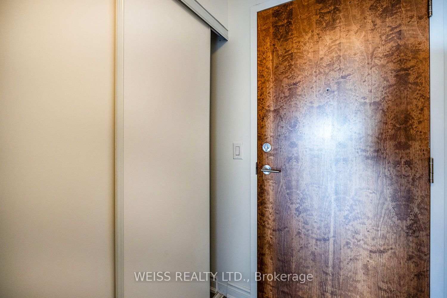 1235 Bayly St, #616