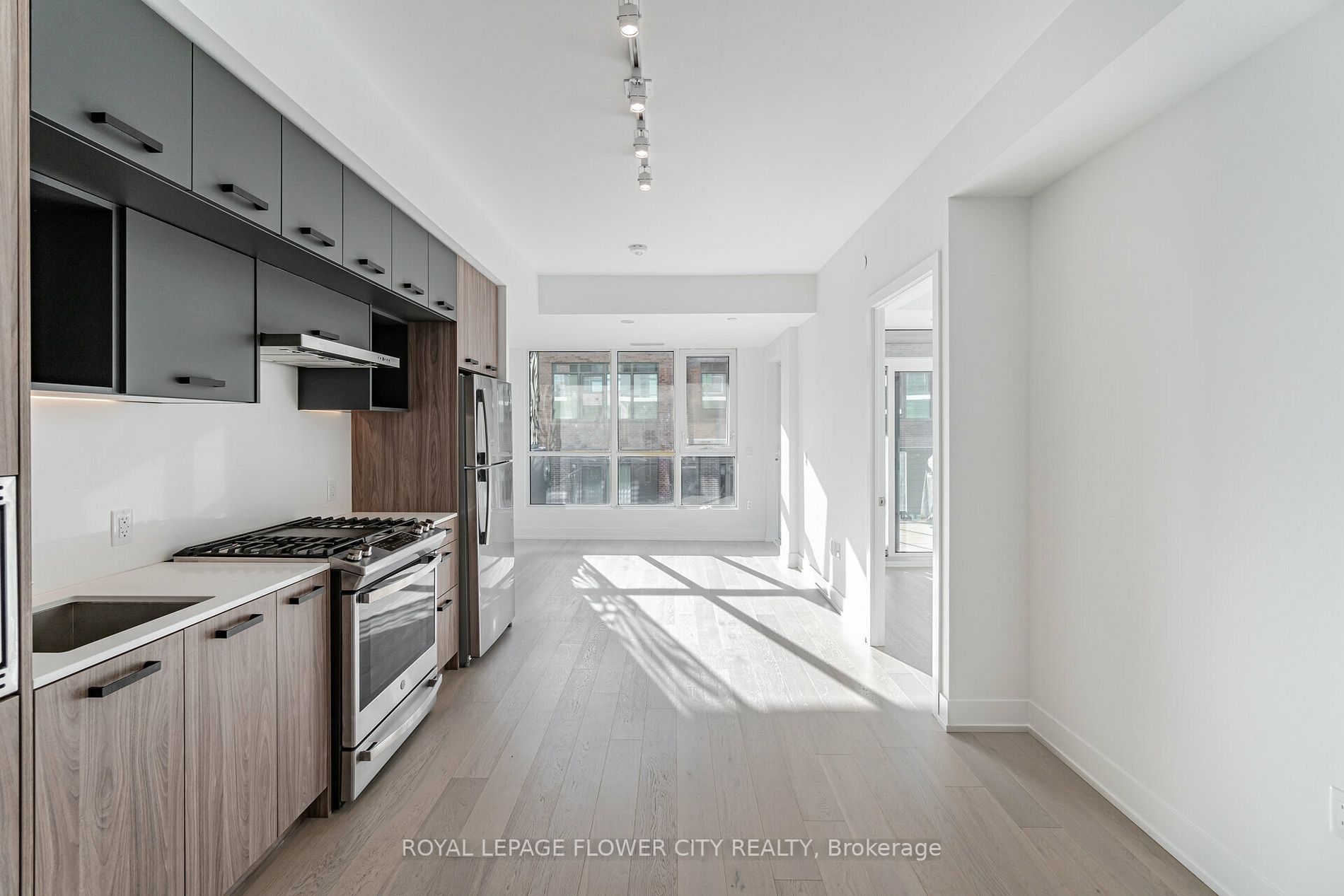 1331 Queen St E, #411