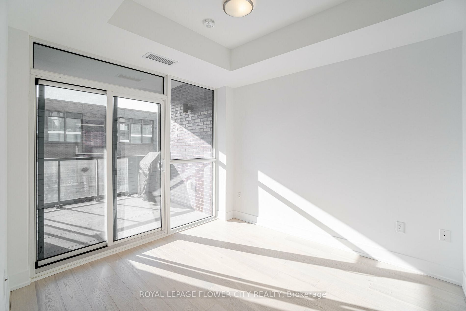 1331 Queen St E, #411