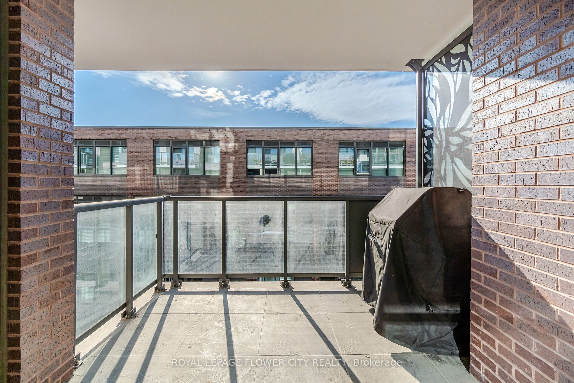 1331 Queen St E, #411
