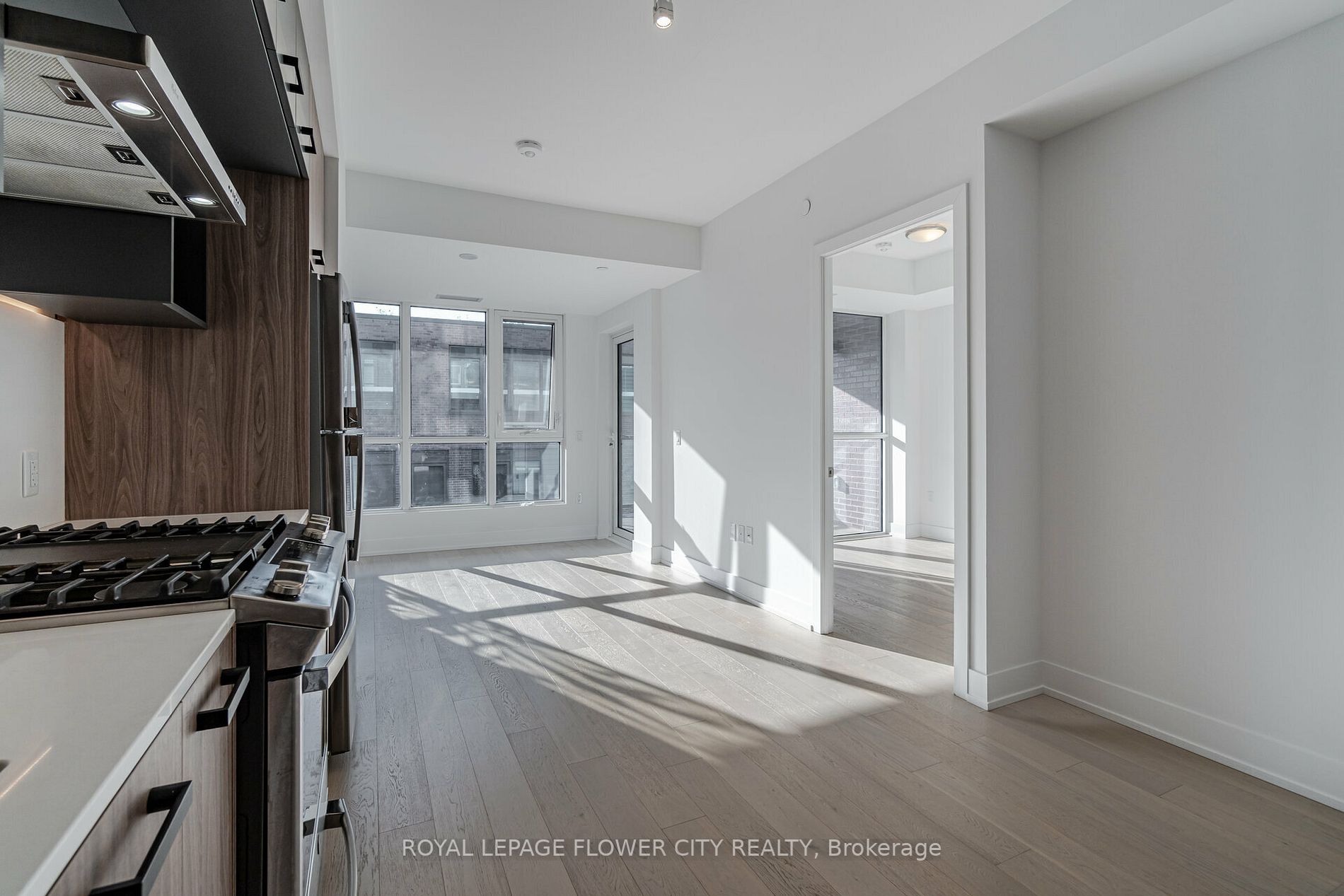 1331 Queen St E, #411