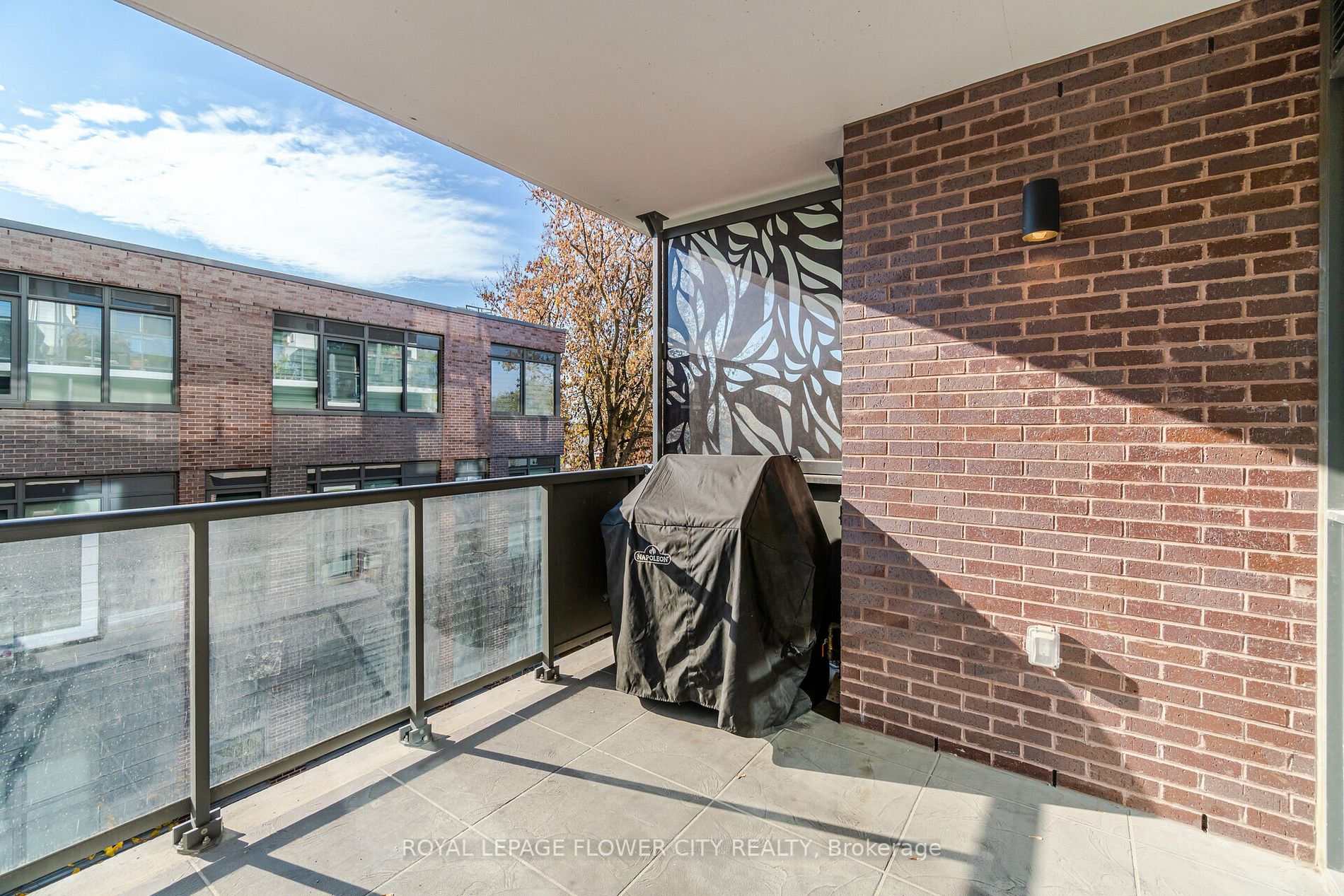 1331 Queen St E, #411