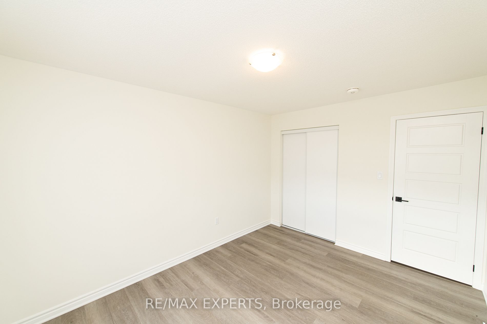 3235 Chimney Swift Cres
