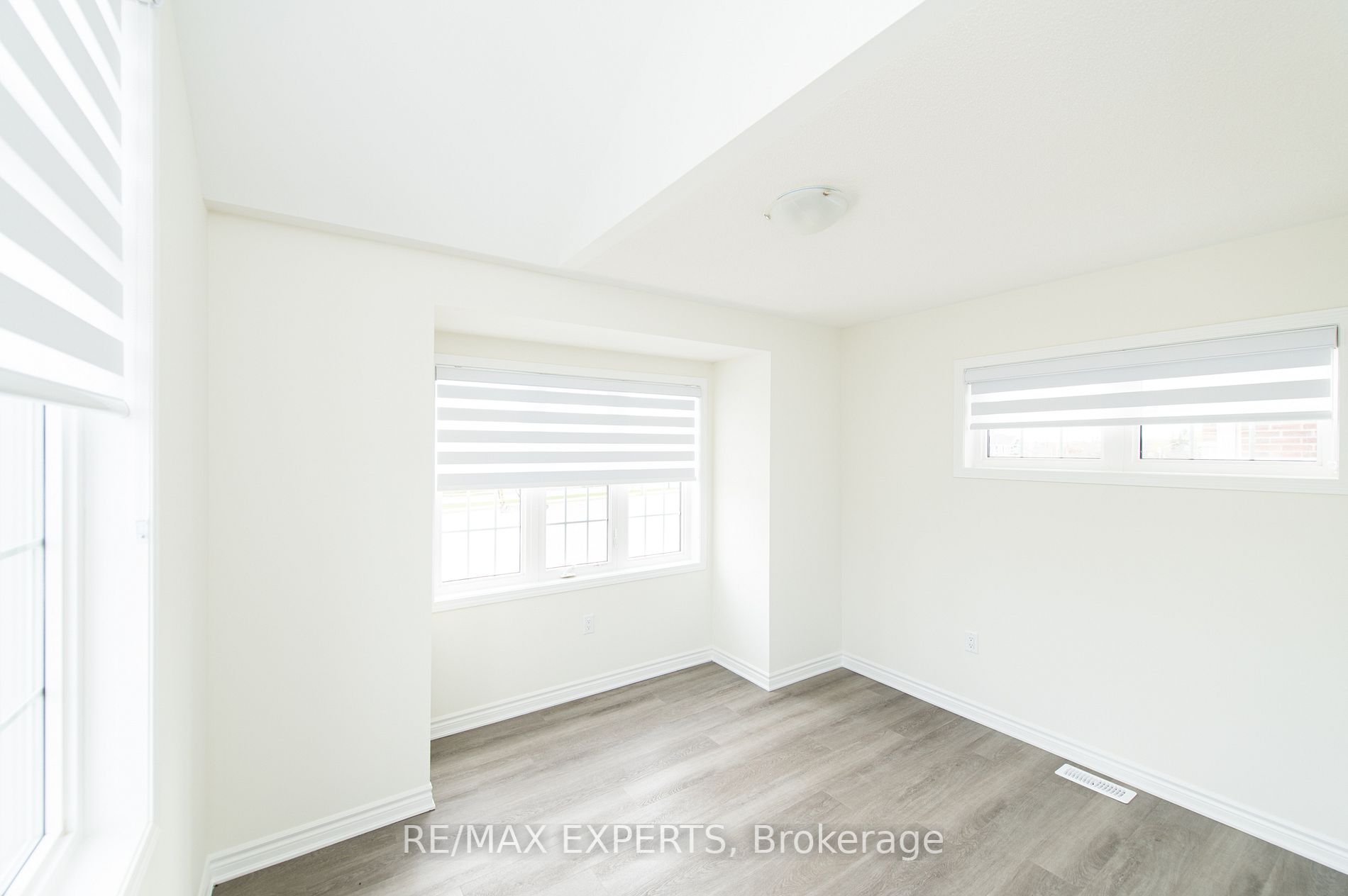 3235 Chimney Swift Cres