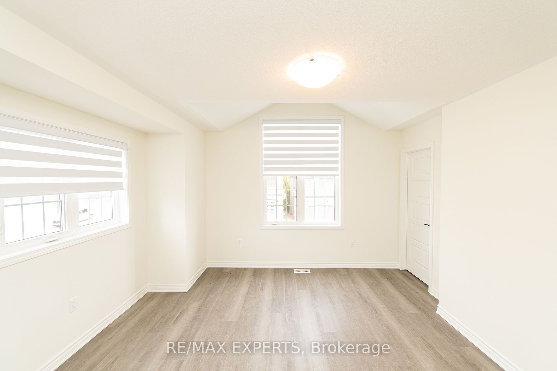 3235 Chimney Swift Cres