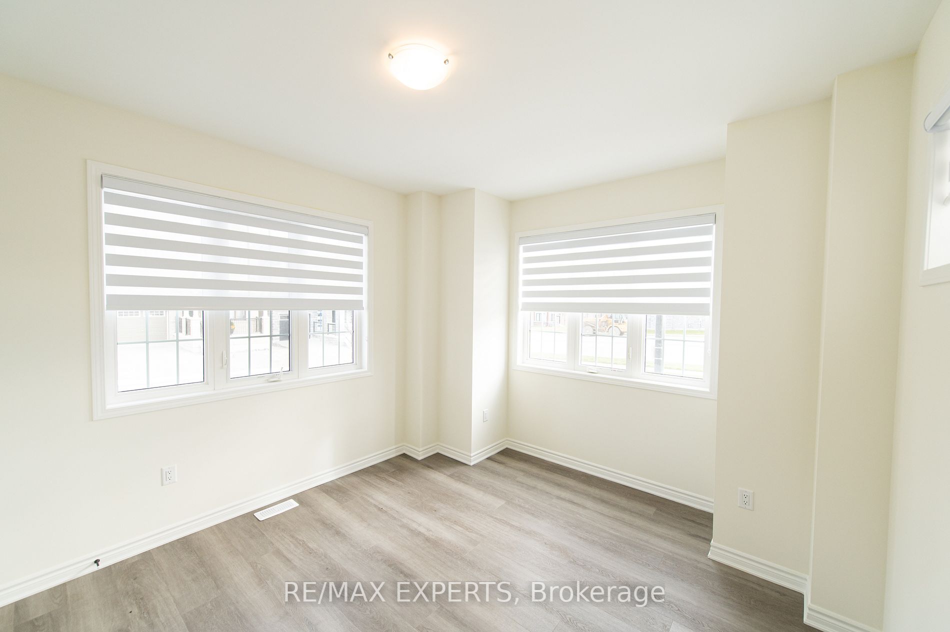 3235 Chimney Swift Cres