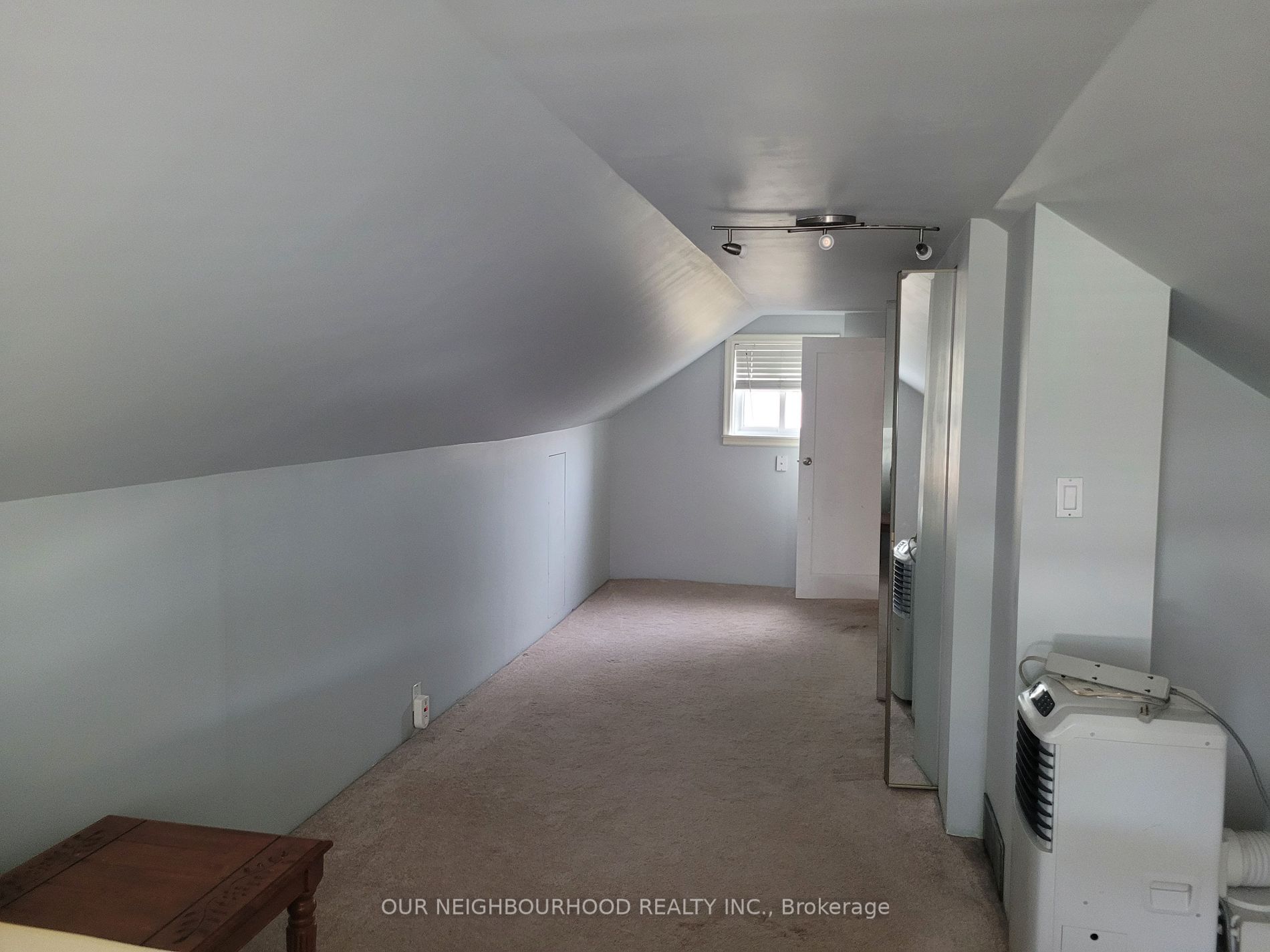644 Oxford St