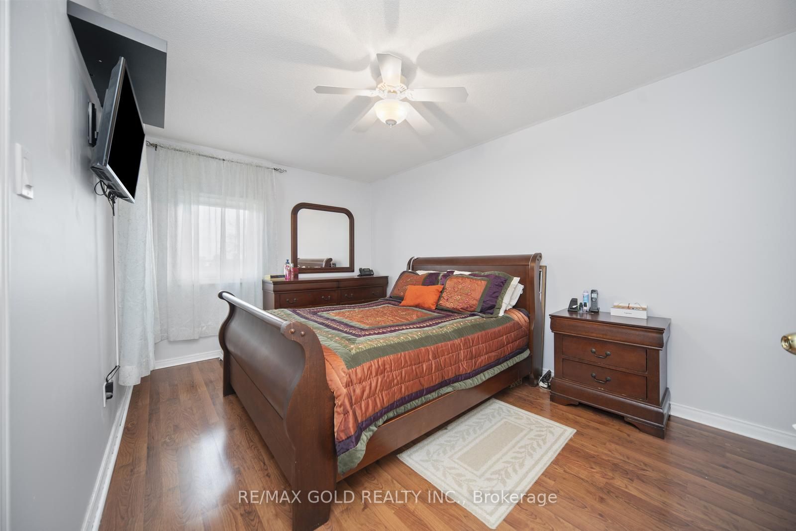 82 Wright Cres