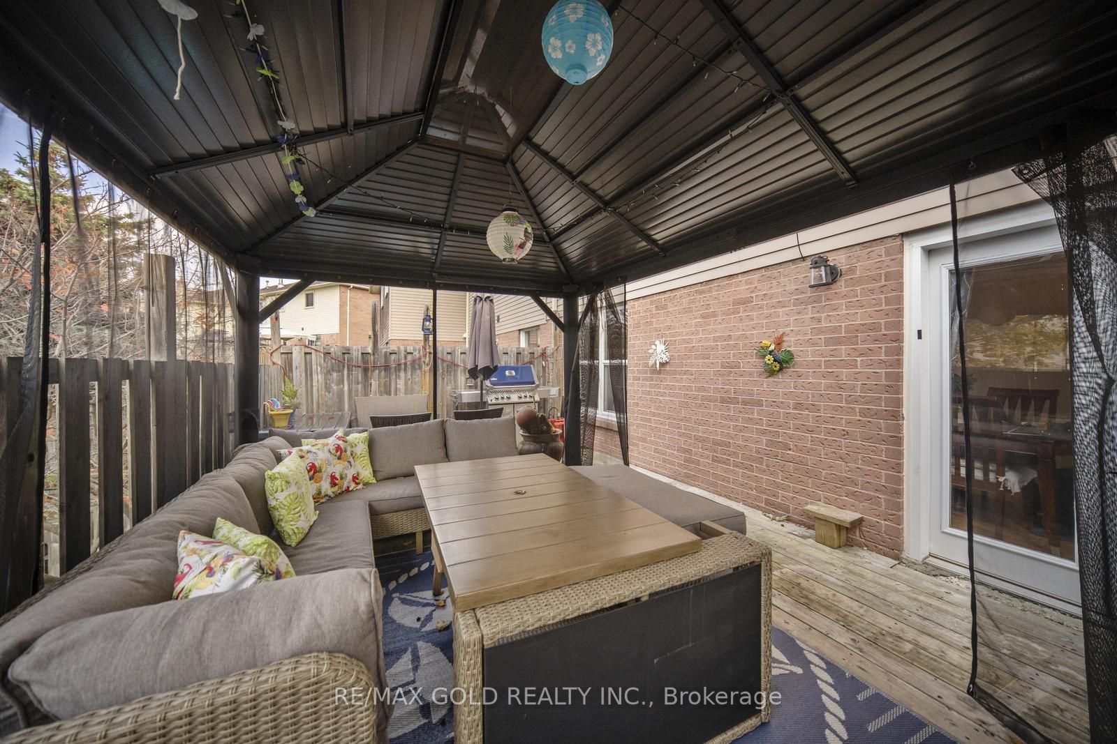 82 Wright Cres