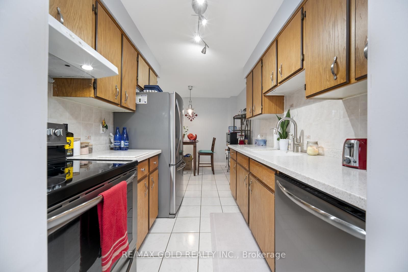 82 Wright Cres