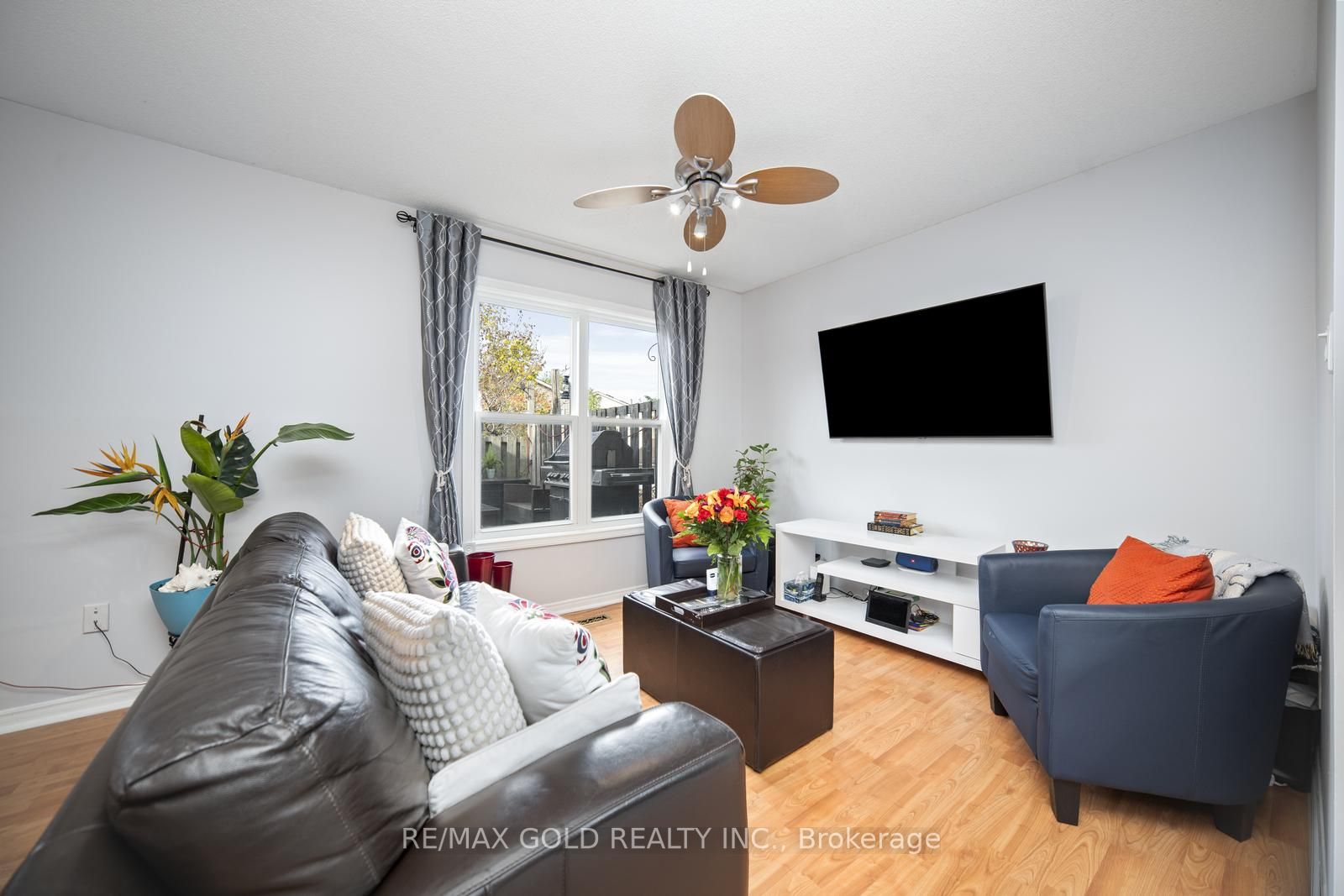 82 Wright Cres