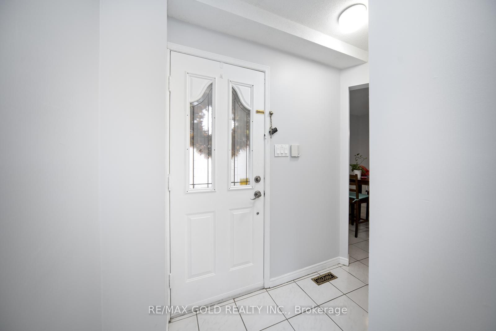 82 Wright Cres