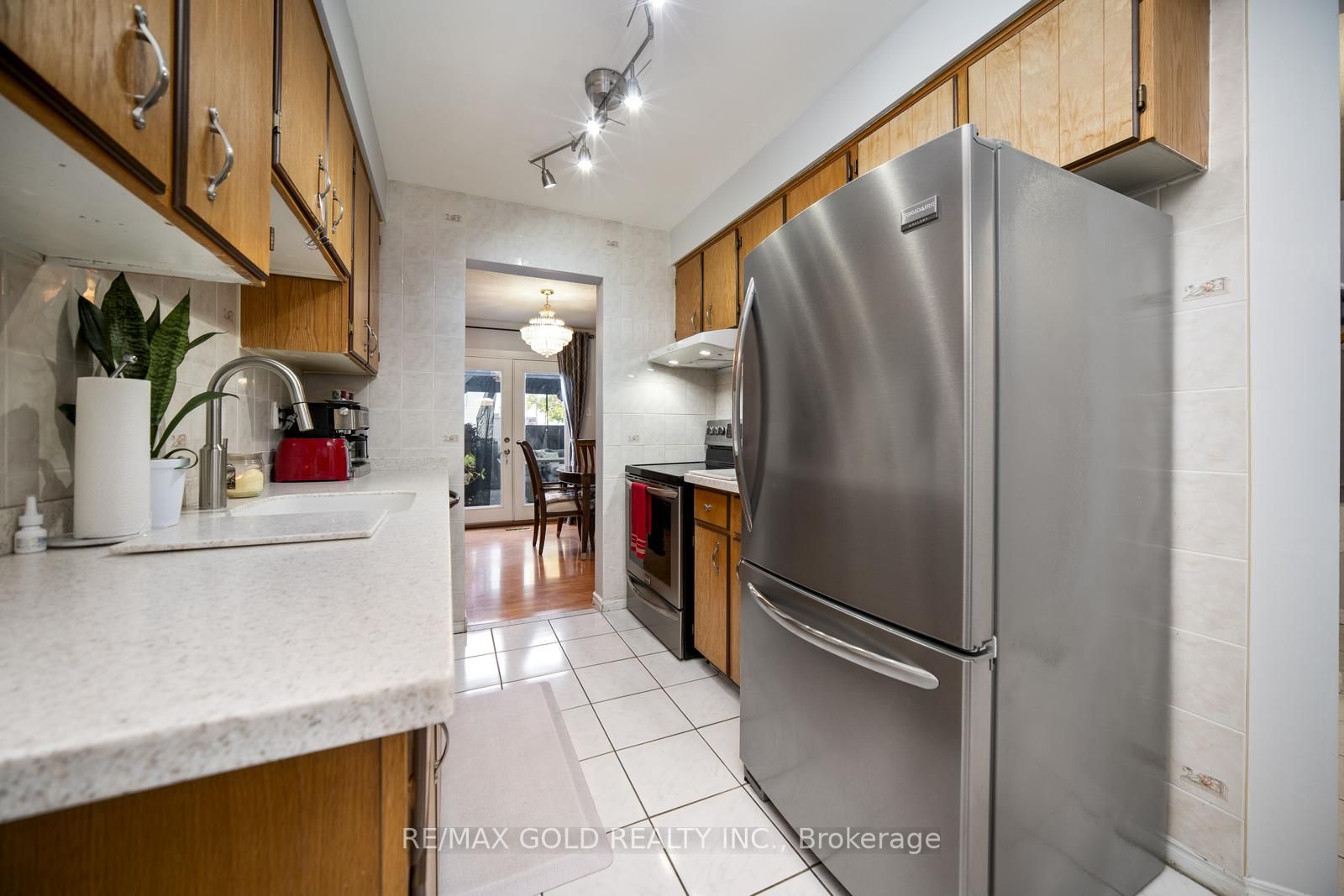 82 Wright Cres