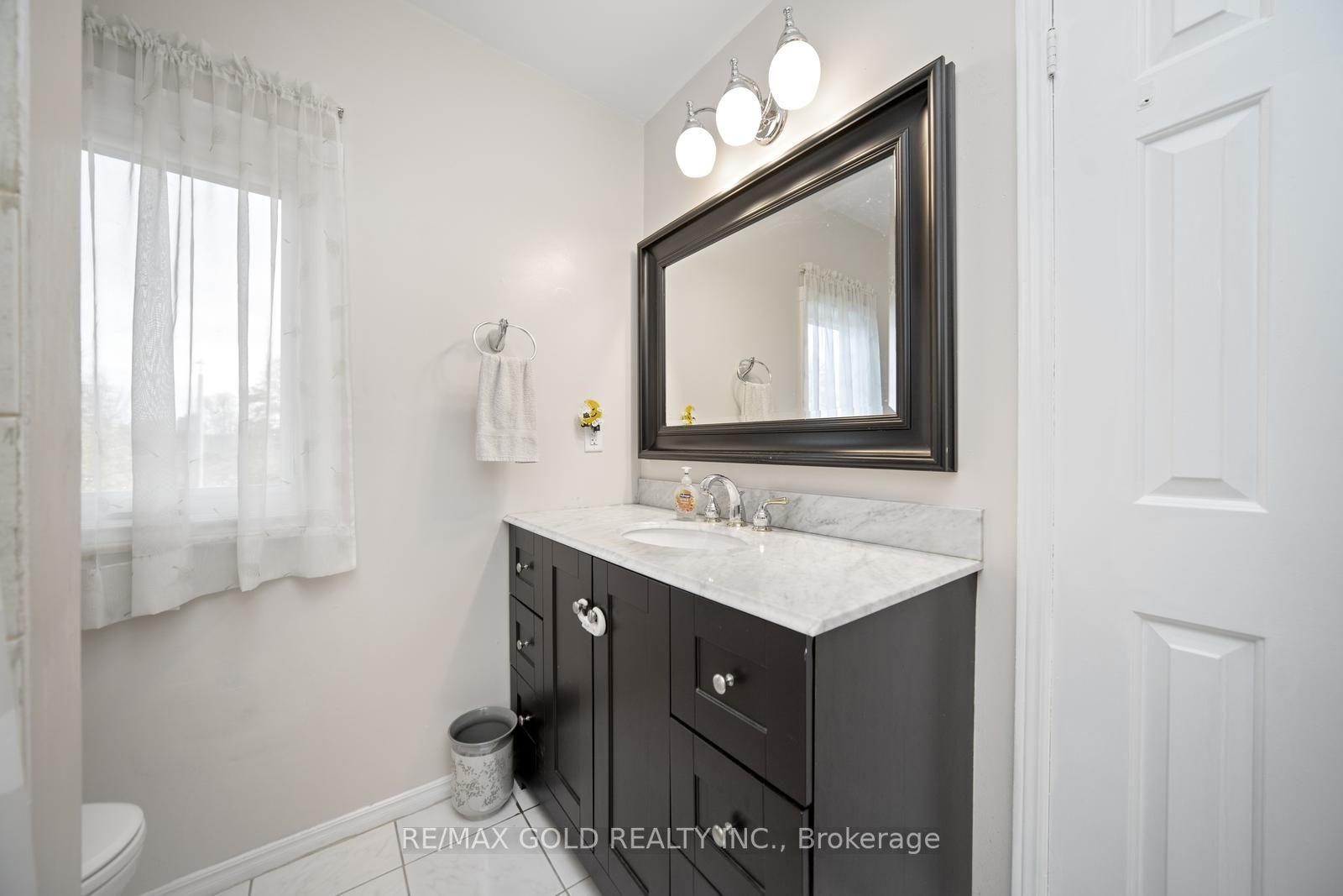 82 Wright Cres