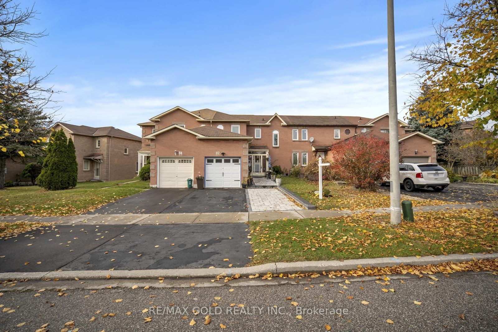 82 Wright Cres