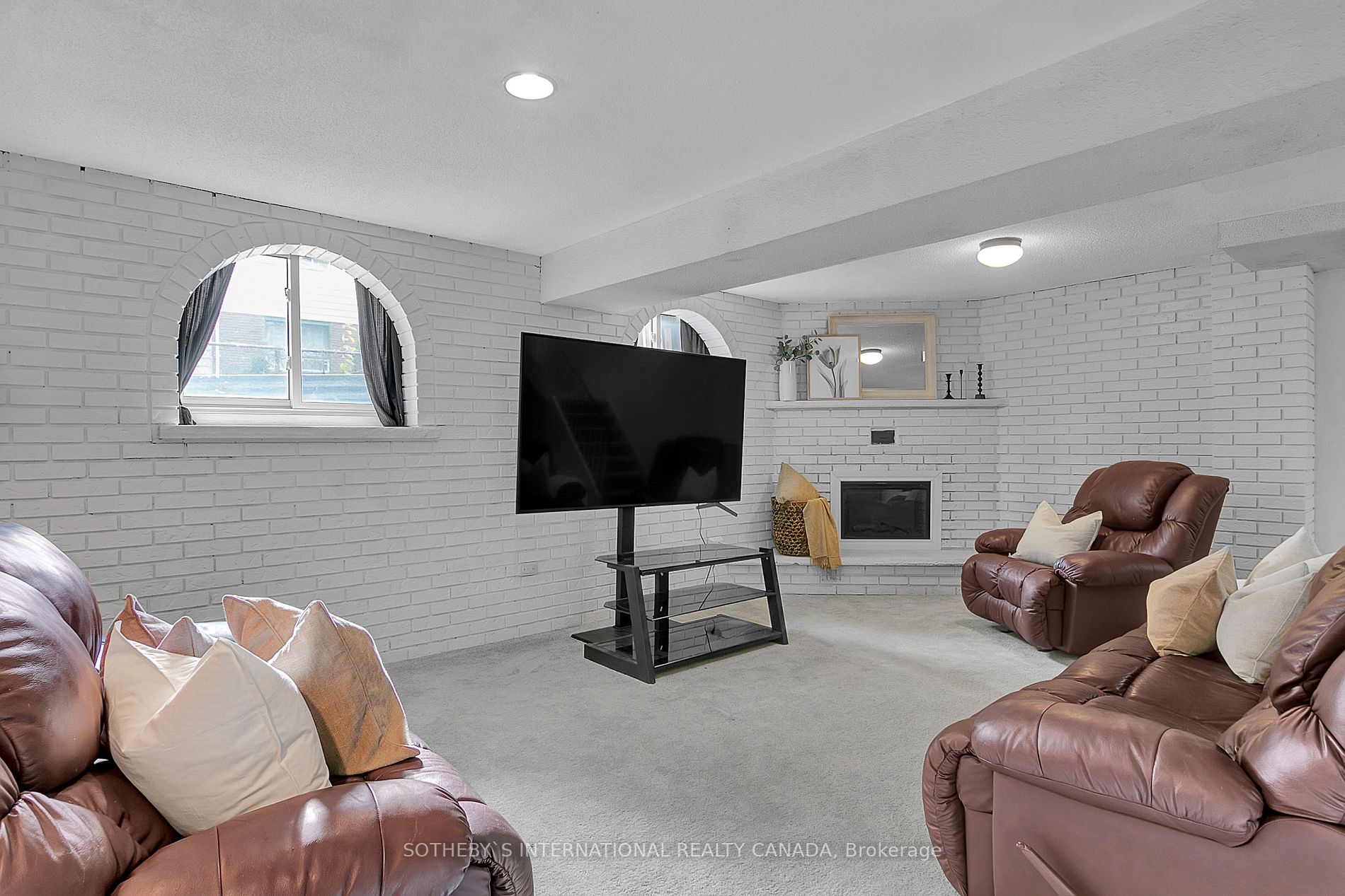 33 Lucas Lane, #19