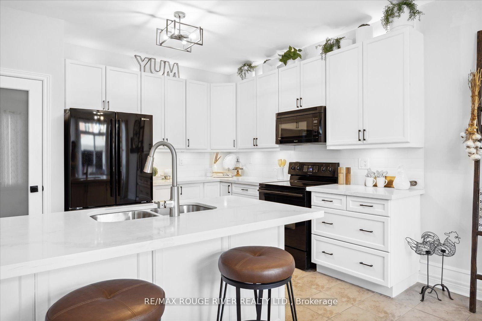 5 Rockland Cres