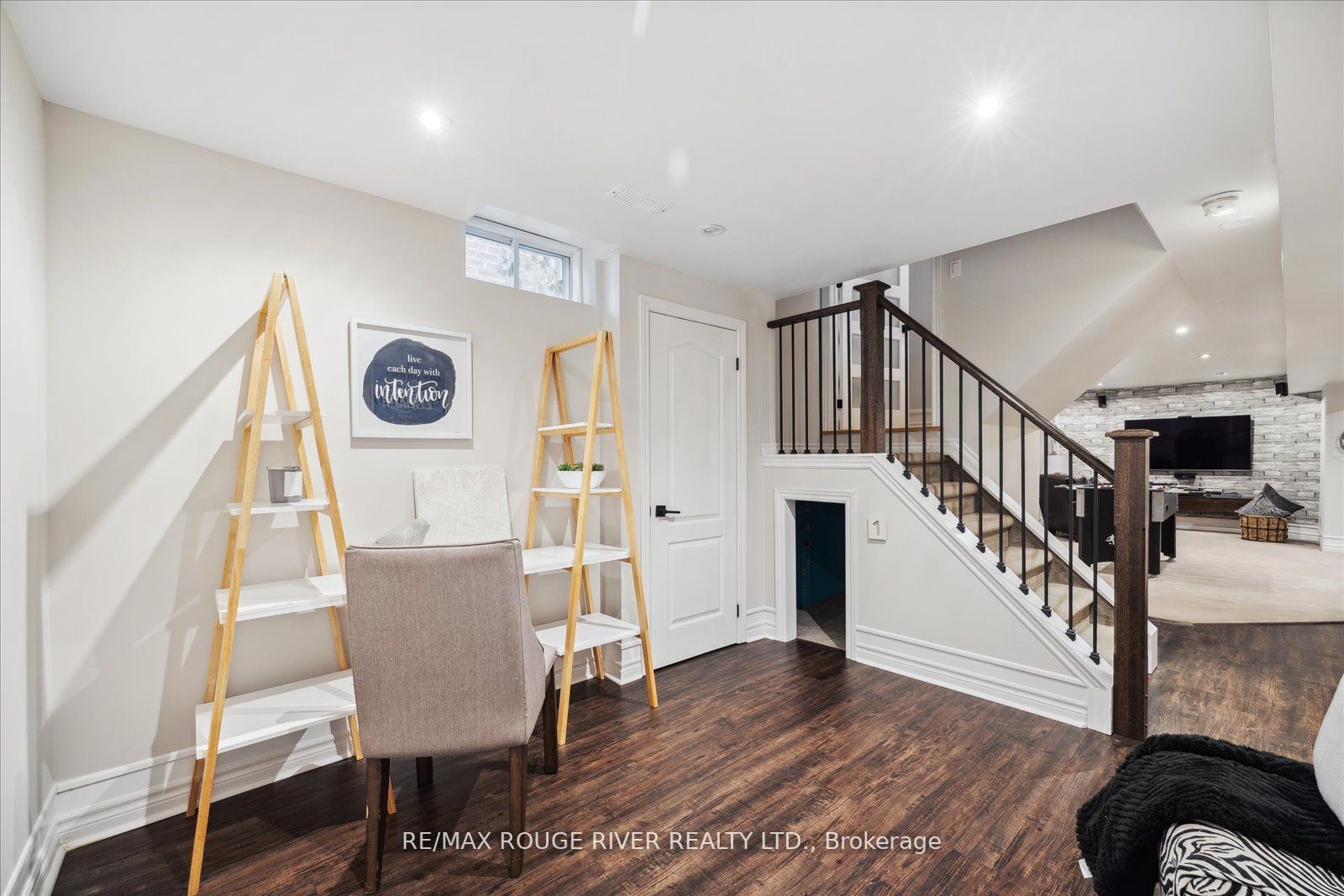 5 Rockland Cres