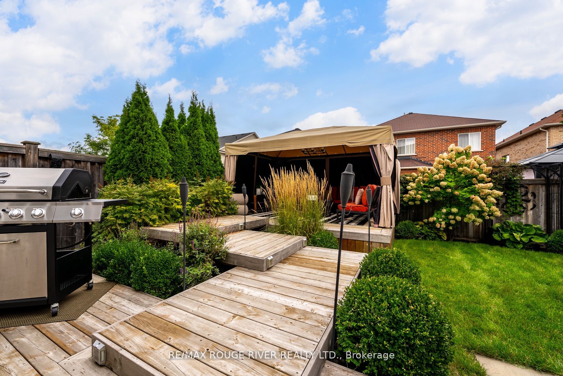 5 Rockland Cres
