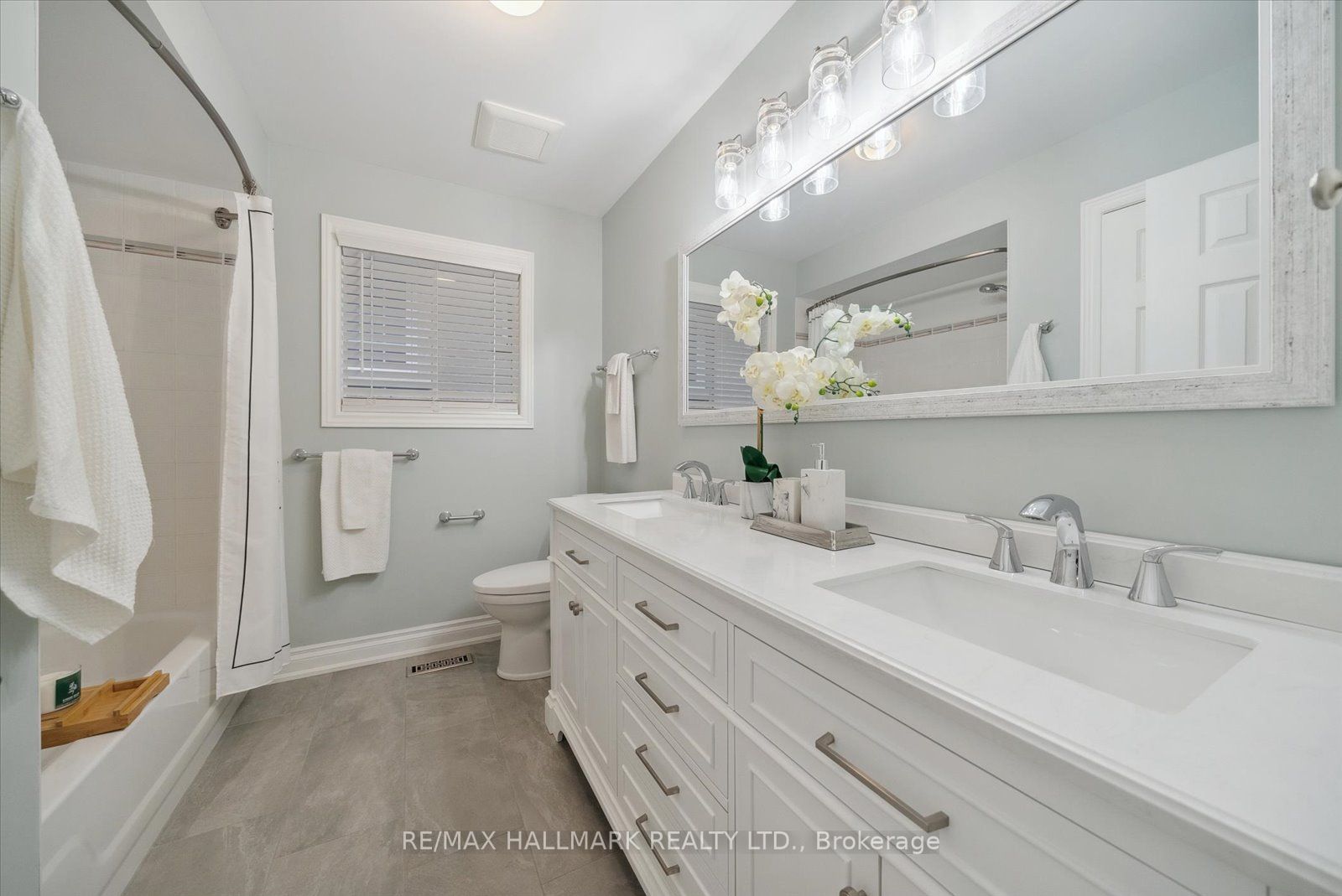 12 Mortimer Cres