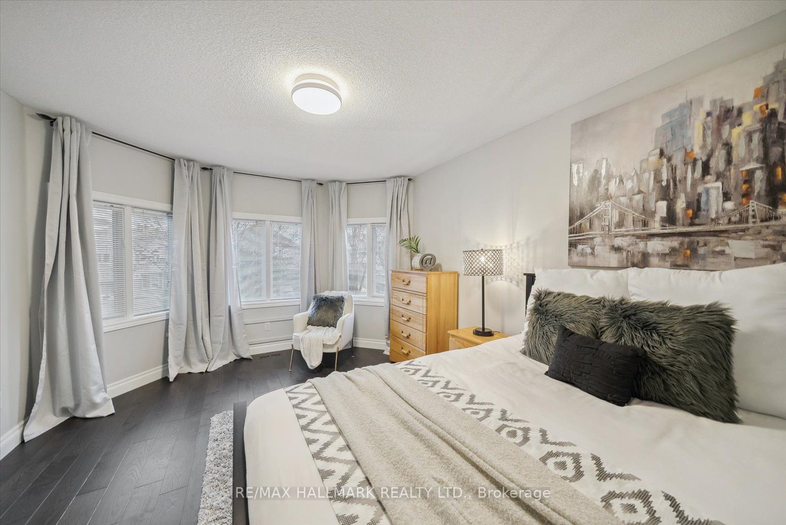 12 Mortimer Cres