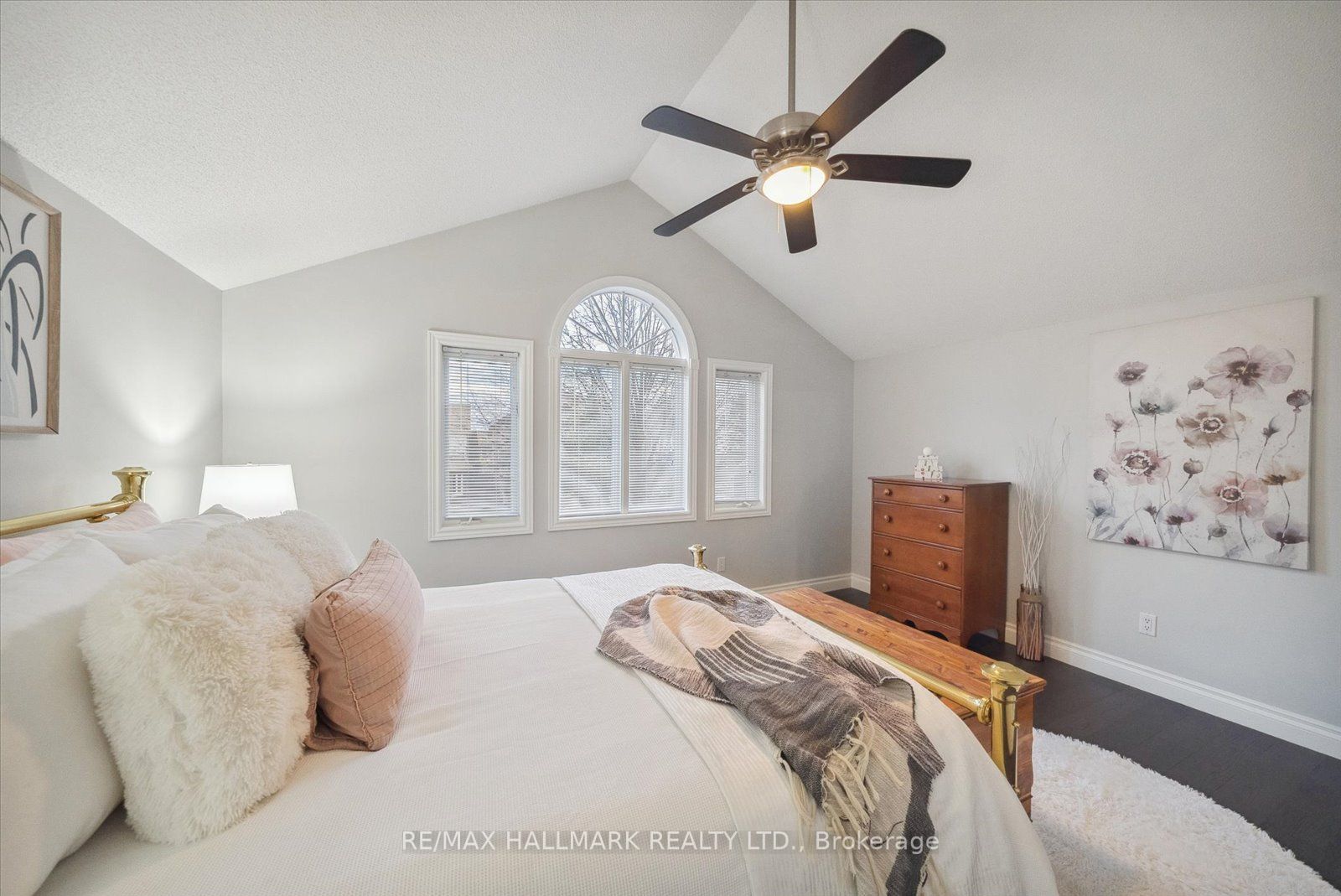 12 Mortimer Cres