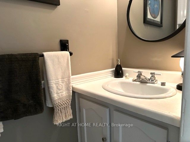 3 Chamberlain Crt, #24