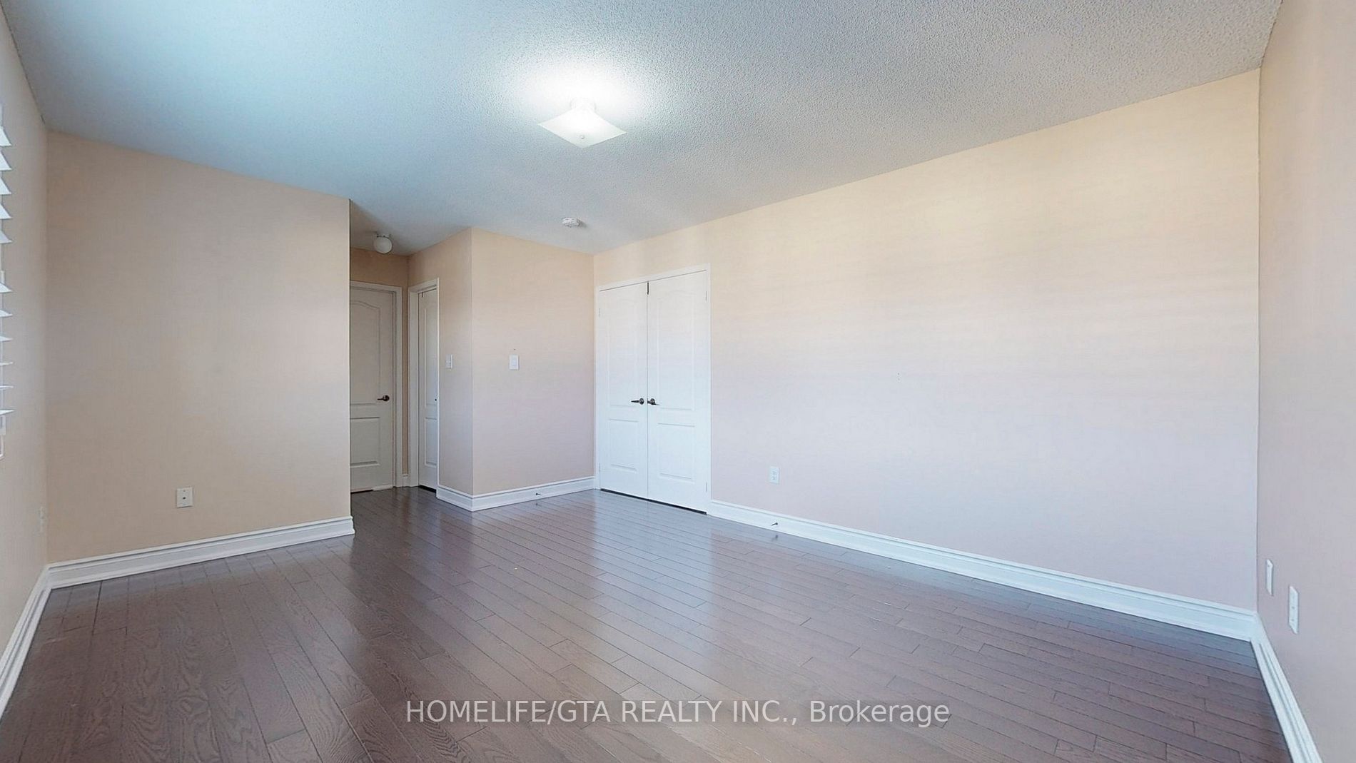 30 Raithby Cres