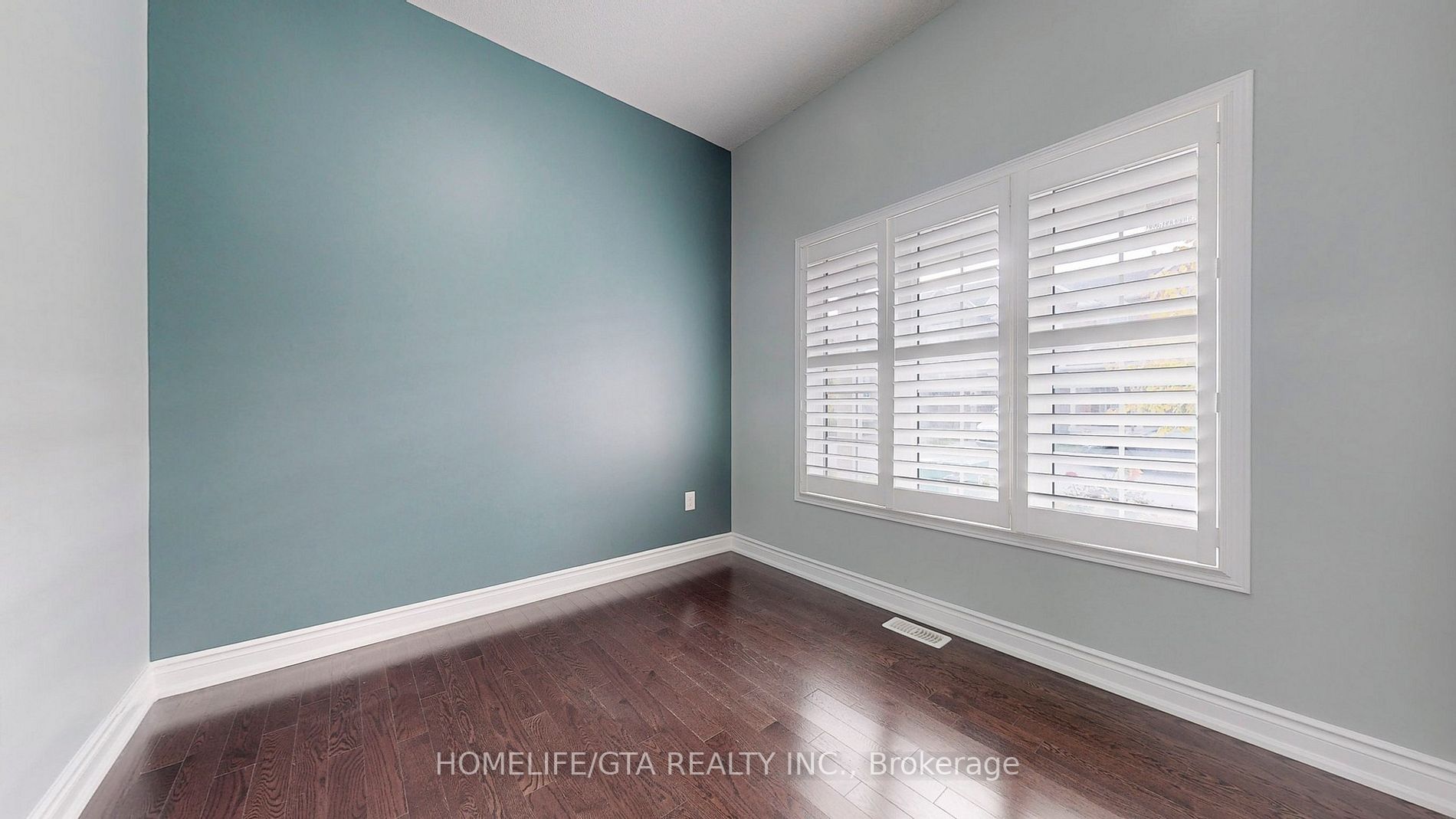 30 Raithby Cres