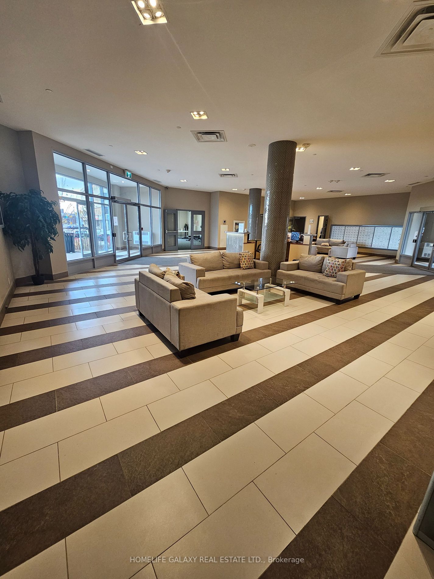 2152 Lawrence Ave E, #607