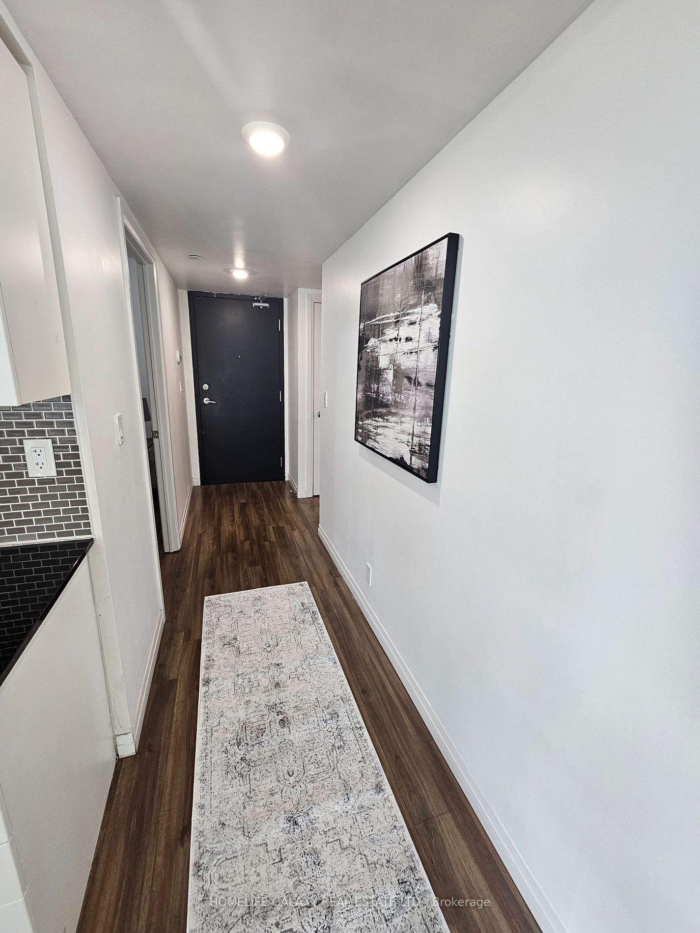 2152 Lawrence Ave E, #607