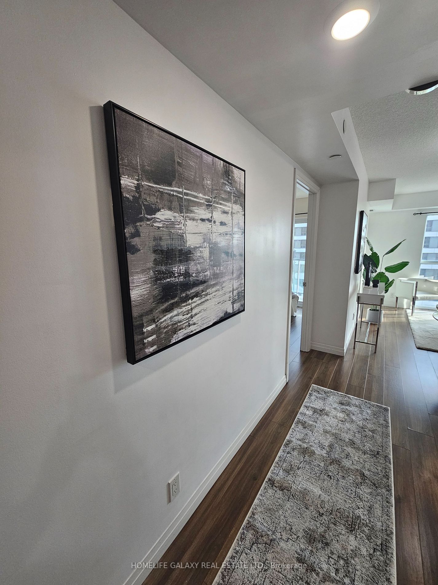 2152 Lawrence Ave E, #607